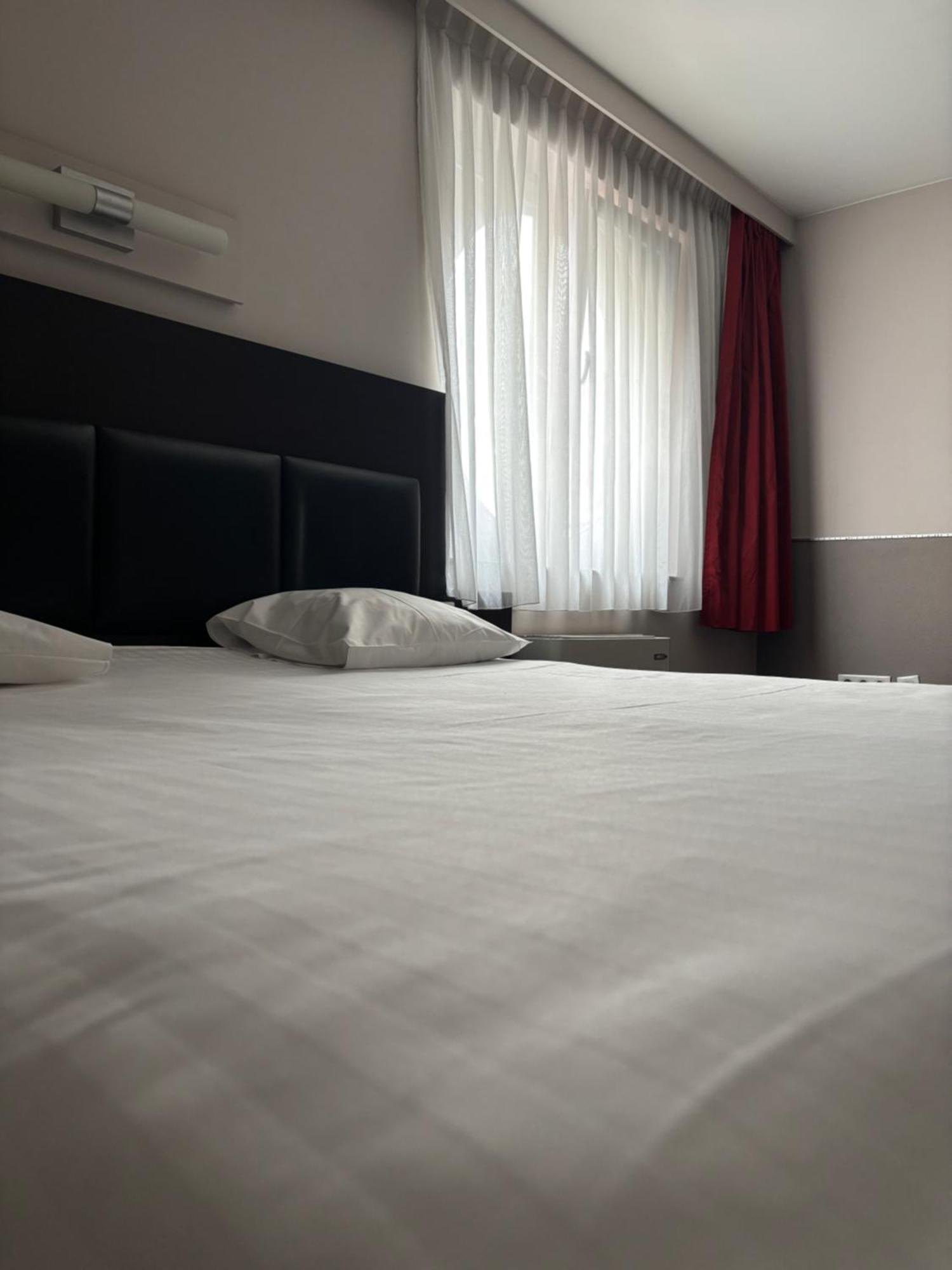 Hotel La Louve La Louvière Zewnętrze zdjęcie